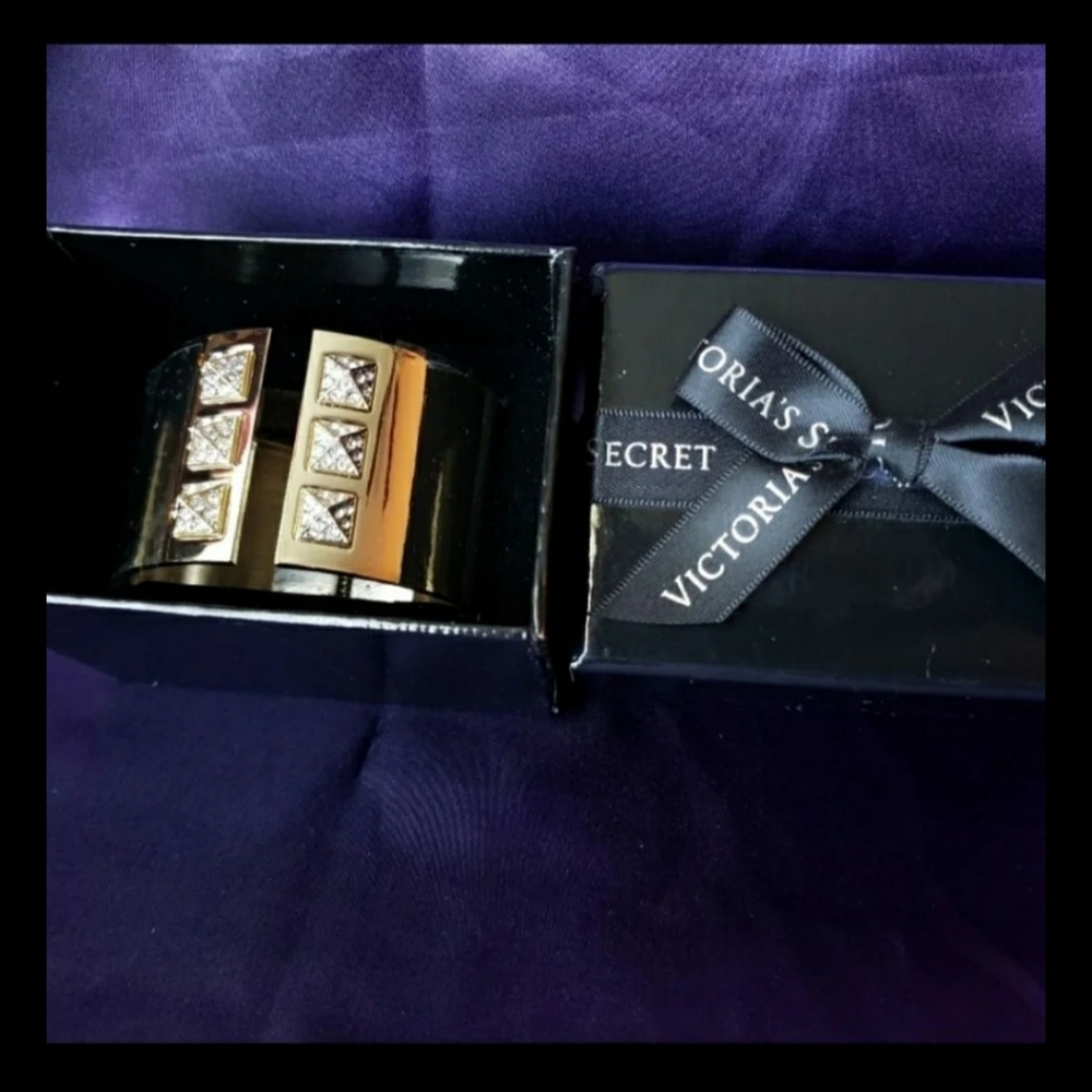 Victoria's Secret bracelet